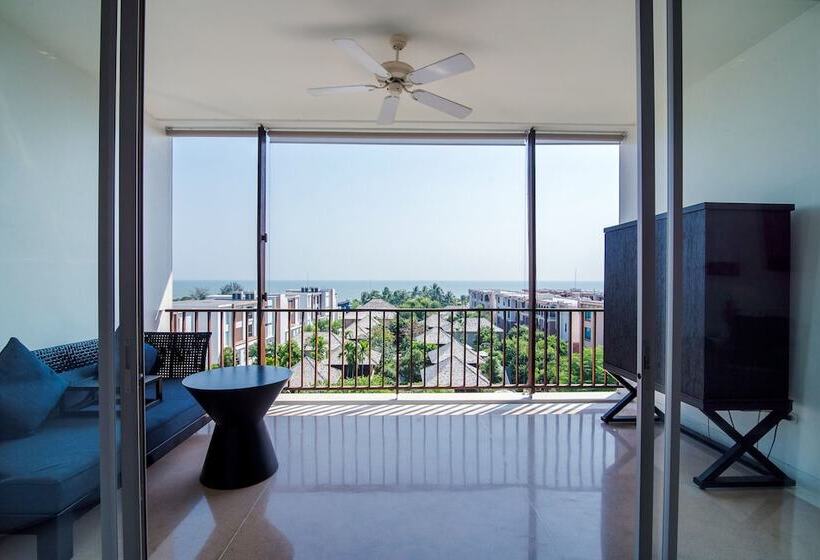 اتاق لوکس با چشم‌انداز دریا, The Palayana Hua Hin
