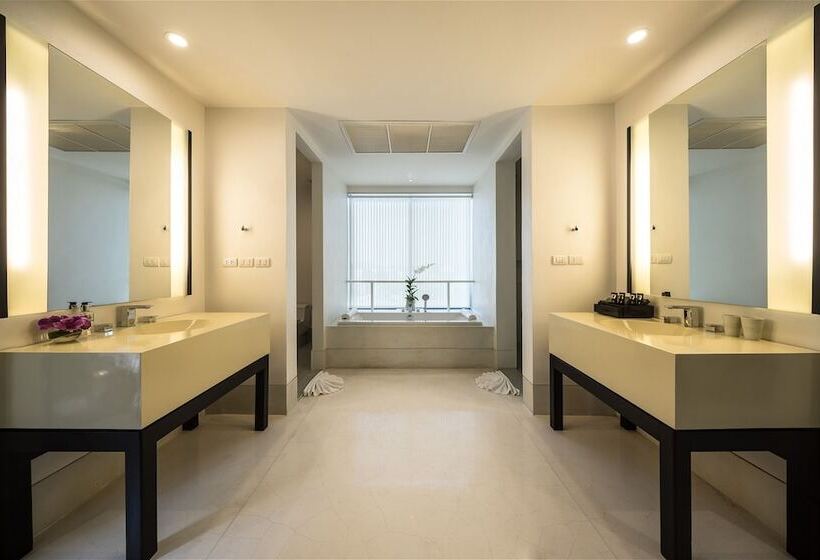 سوئیت خانواده 2 خوابه, The Palayana Hua Hin
