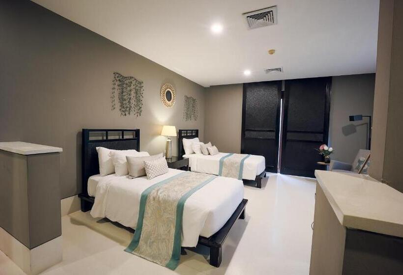 ویلای 3 خوابه, The Palayana Hua Hin