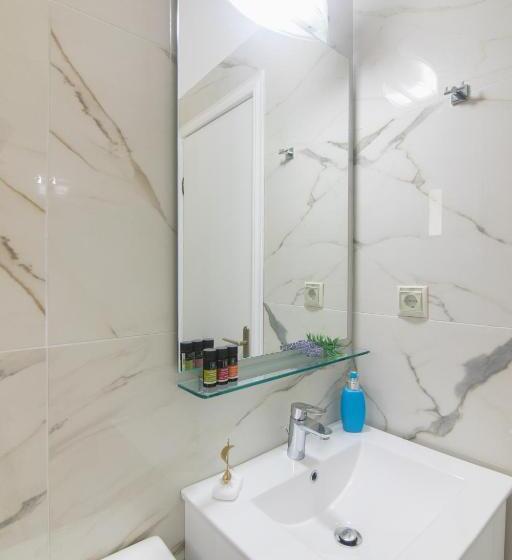 Апартаменты 1 Спальня, Brentanos Apartments   A   View Of Paradise