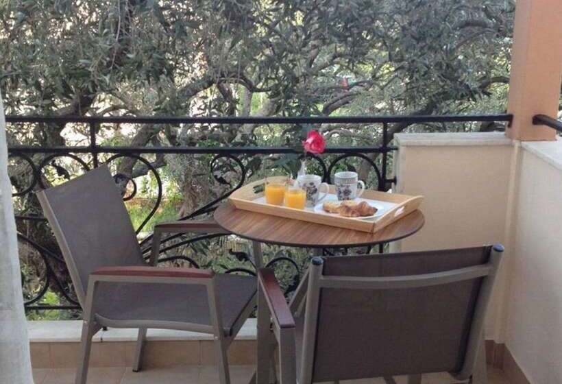 经济房, Luxury Villa Fotini