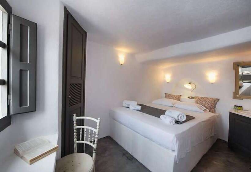 Superior suite with view, Oia Memories Suites