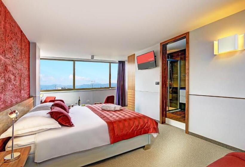 Люкс Боковой Вид на Море, Horizon Luxury Suites & Design Rooms