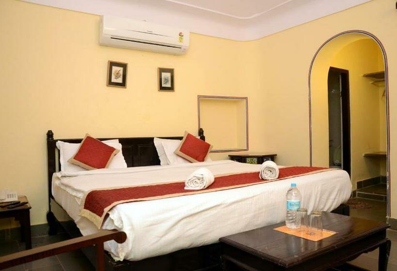 اتاق لوکس, Sajjan Bagh A Heritage Resort