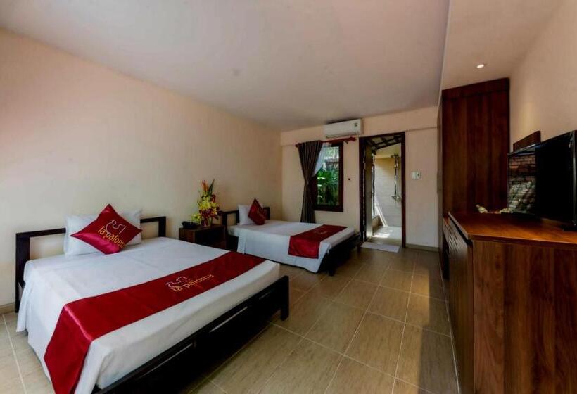 بانگلوی سوپریور, La Paloma Resort