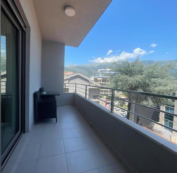 آپارتمان راحتی 1 خوابه, Butua Residence