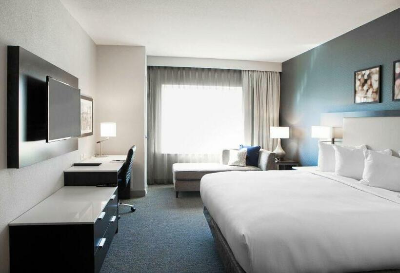 스탠다드 룸 킹사이즈 침대, Hilton Garden Inn Minneapolis University Area