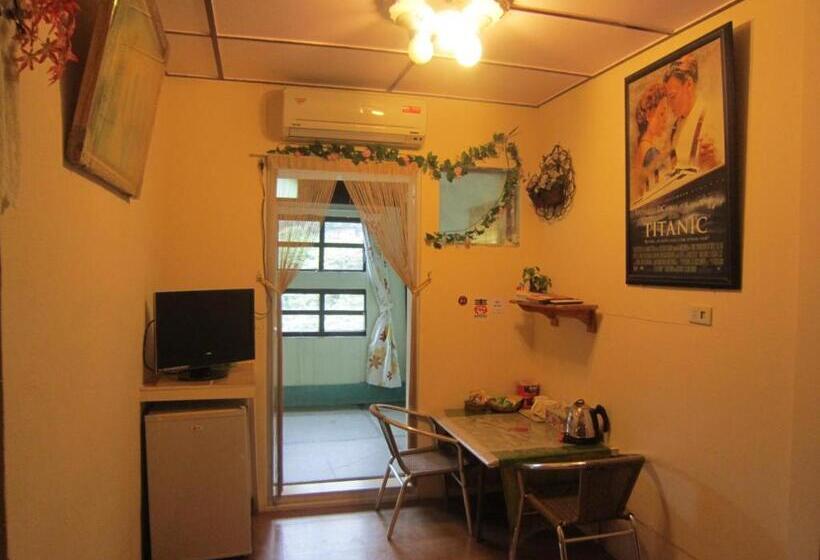 اتاق استاندارد با چشم‌انداز کوهستان, Wangyuku B&b