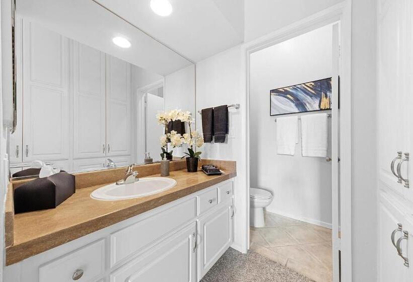 Апартаменты 2 Спальни, Beverly Hills Penthouse 2 Br Apt With Parking 407