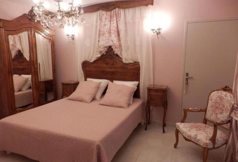 Номер Стандарт Вид на Сад, Mas Les Vieux Chenes