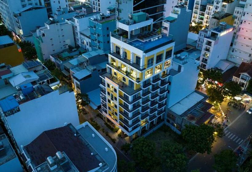 اتاق استاندارد با بالکن, Luxury Hotel Near Da Nang Beach   Charming Beauty
