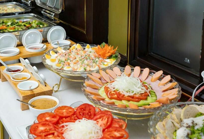 اتاق استاندارد با بالکن, Luxury Hotel Near Da Nang Beach   Charming Beauty