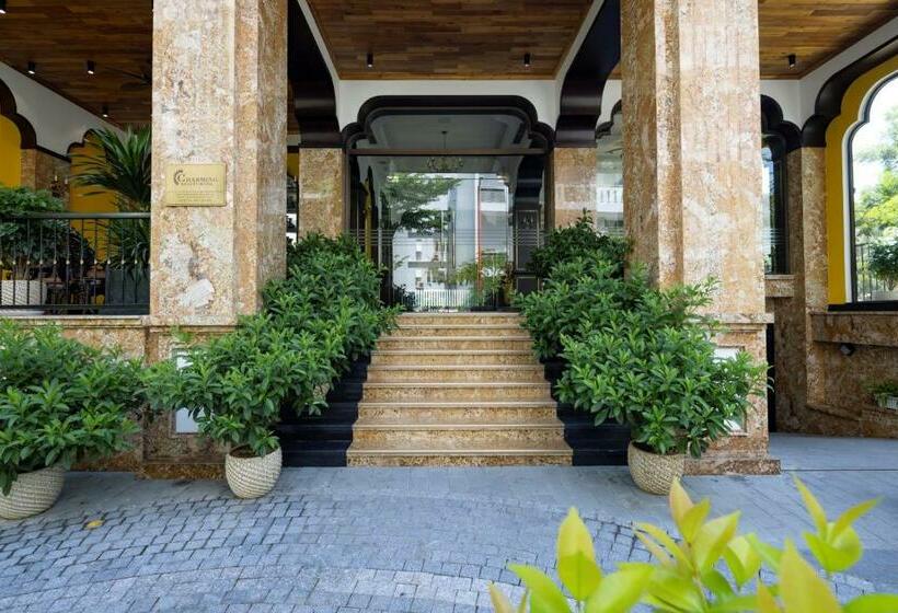 اتاق استاندارد سه تخته با بالکن, Luxury Hotel Near Da Nang Beach   Charming Beauty
