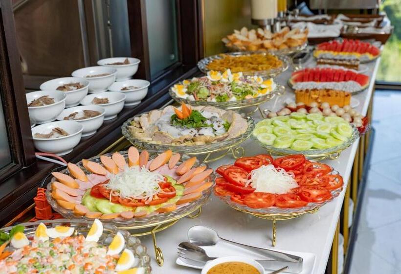 اتاق استاندارد با بالکن, Luxury Hotel Near Da Nang Beach   Charming Beauty