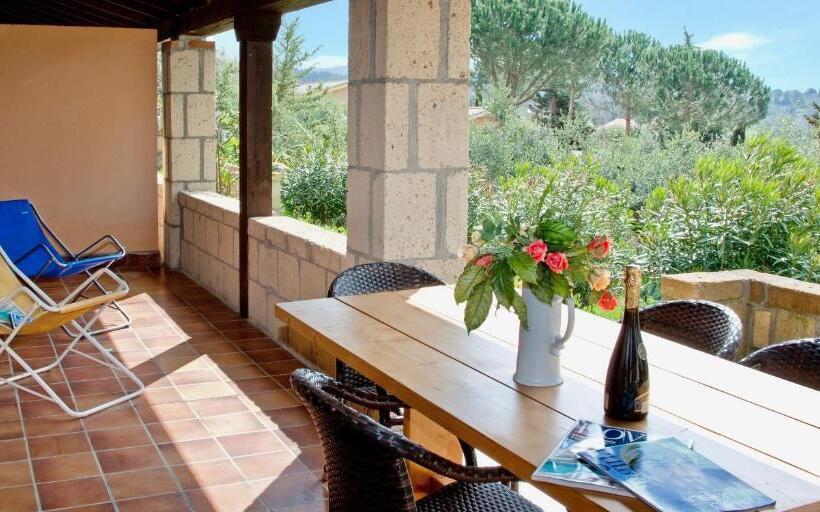 Апартаменты 2 Спальни, Isa Residence With Swimming Pool In Guardistallo Surrounded By Greenery