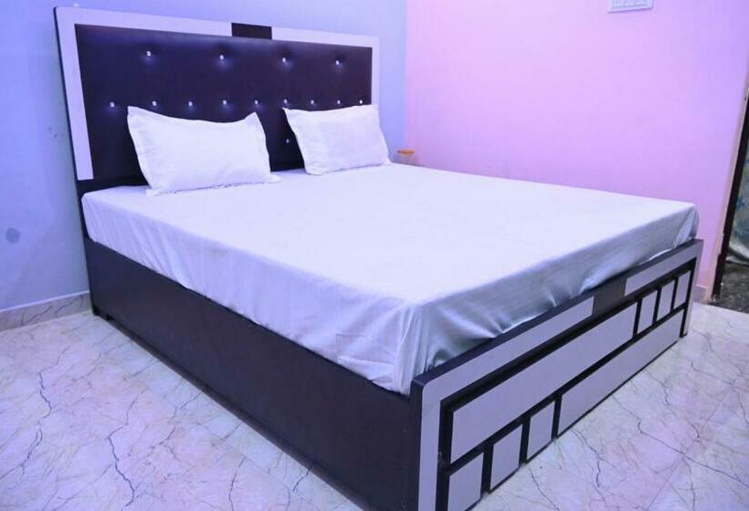 חדר דלוקס, Swagat Paying Guest House Varanasi Near Ganga River