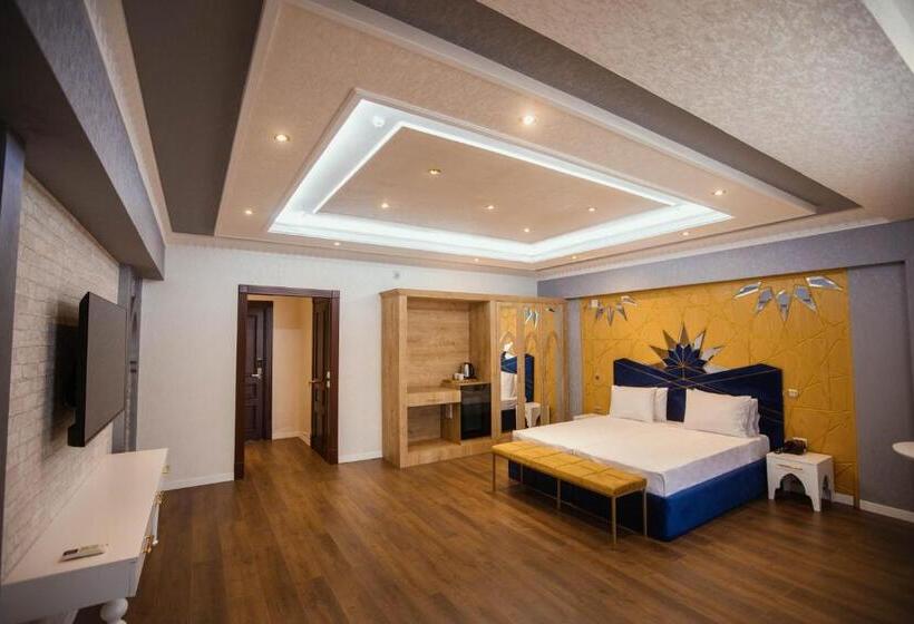 디럭스 룸 킹사이즈 침대, Antalya Grand Palace