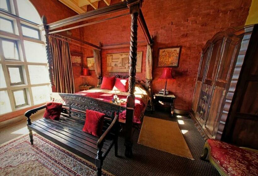 Номер Deluxe, Bygracealone Manor