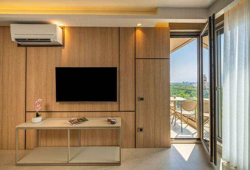 Апартаменты Deluxe 1 Спальня, Casamax Suites
