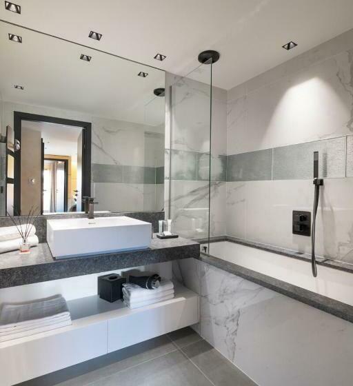Апартаменты 3 Спальни, Mgm Hotels & Residences   Residence Alhena