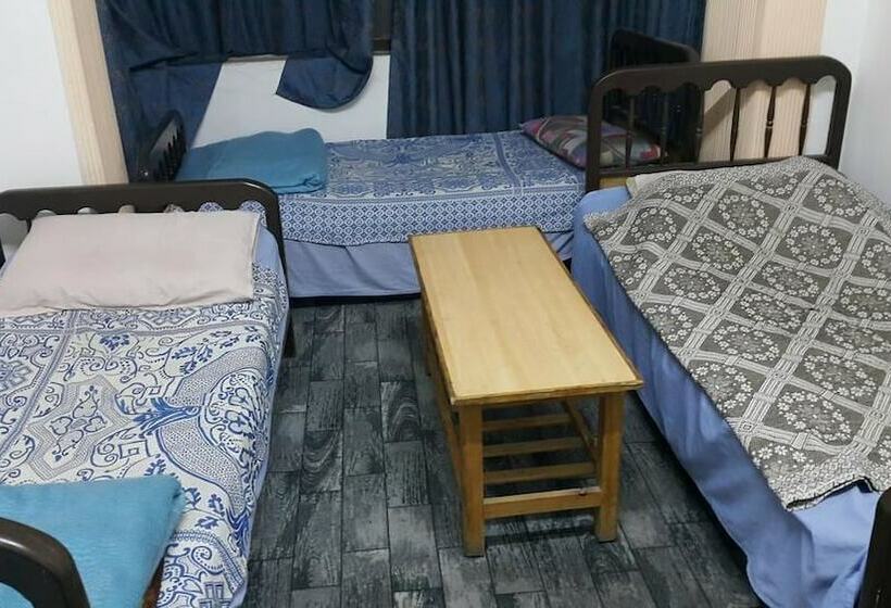 اتاق استاندارد سه نفره, Al Adel Hostel