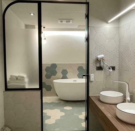 اتاق لوکس, Green Inn Kaohsiung