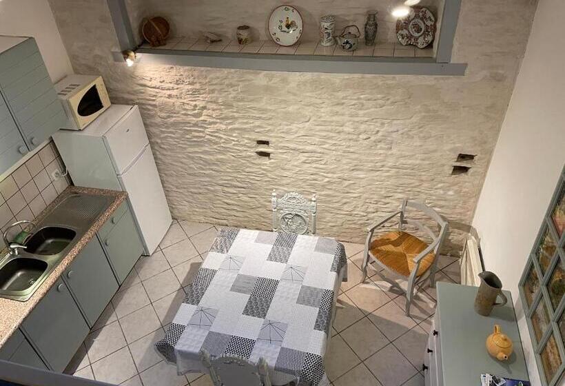 Студия Стандарт, Auberge De Keringar