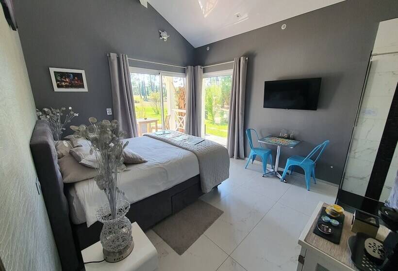 Номер Стандарт Вид на Бассейн, Villa Bora Bora