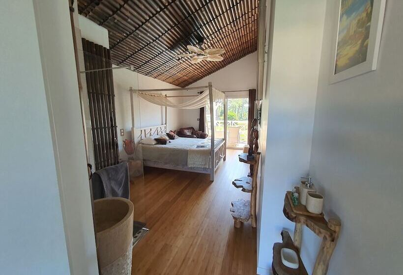 غرفة قياسية مطلّة علي حمام السباحة, Villa Bora Bora