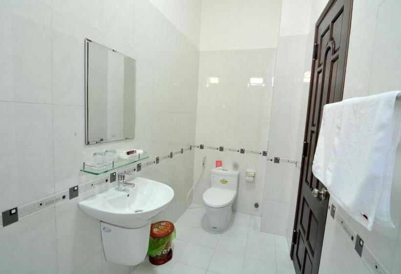 اتاق استاندارد سه نفره, Redrose Villa
