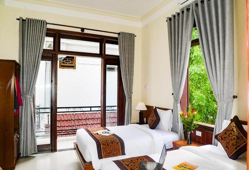 اتاق استاندارد سه نفره, Redrose Villa