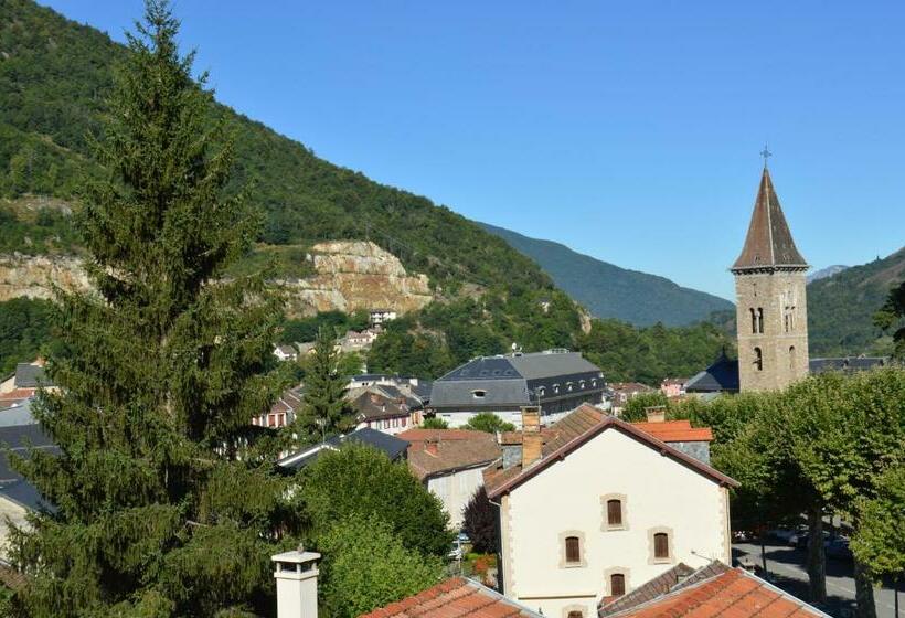 Четырехместный Номер Классик, Restaurant Le Bellevue