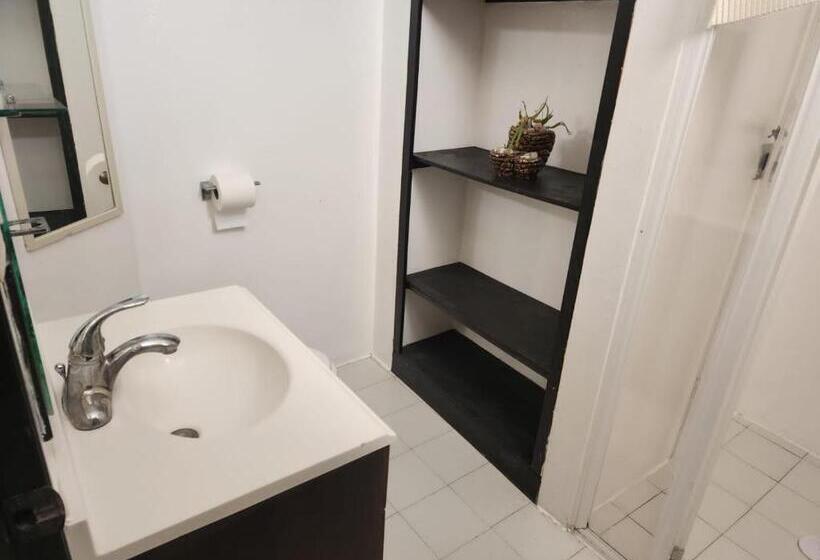 اتاق استاندارد با تخت بزرگ, La Casa Blanca