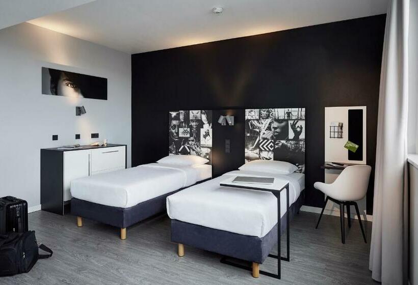 Номер Стандарт, Légère Express Bielefeld