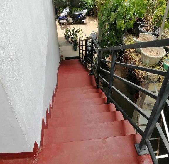 Семейный Номер, Vishna Guest, Batticaloa