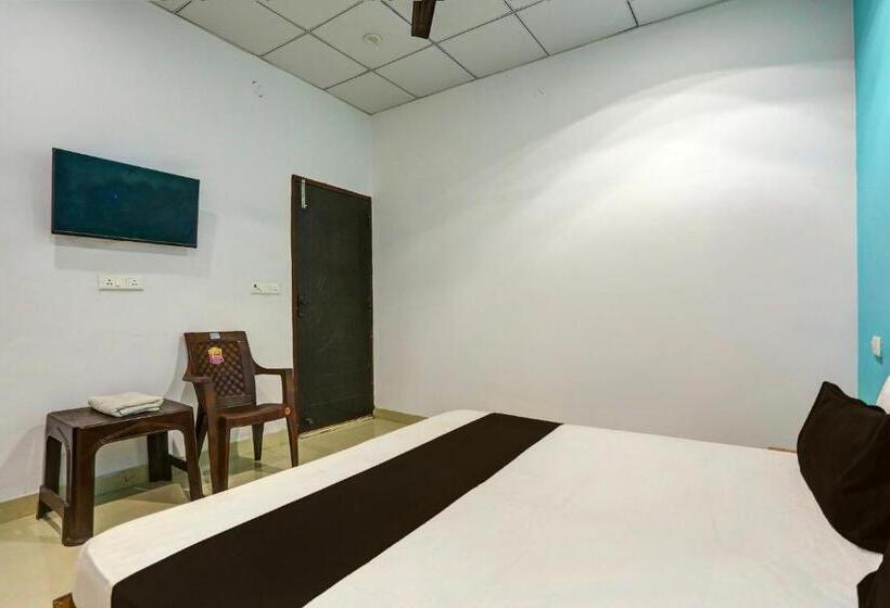 اتاق کلاسیک سه تخته, Oyo Flagship Hotel Sunrise