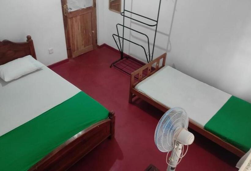 Economy Triple Room, Happy Raydiant Villa