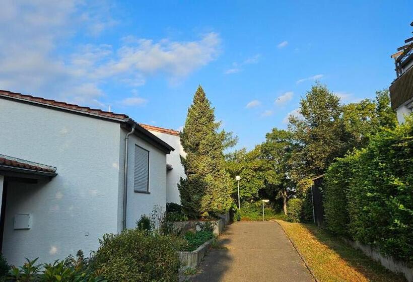 اتاق استاندارد, Ferienzimmer Bei Thomas   Gemütliches Schlaf  Und Wohnzimmer Mit Modernem Bad