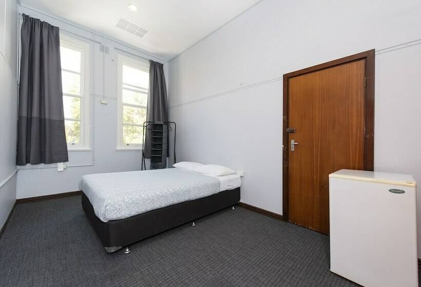 스탠다드 룸, The Old Swan Barracks   Hostel