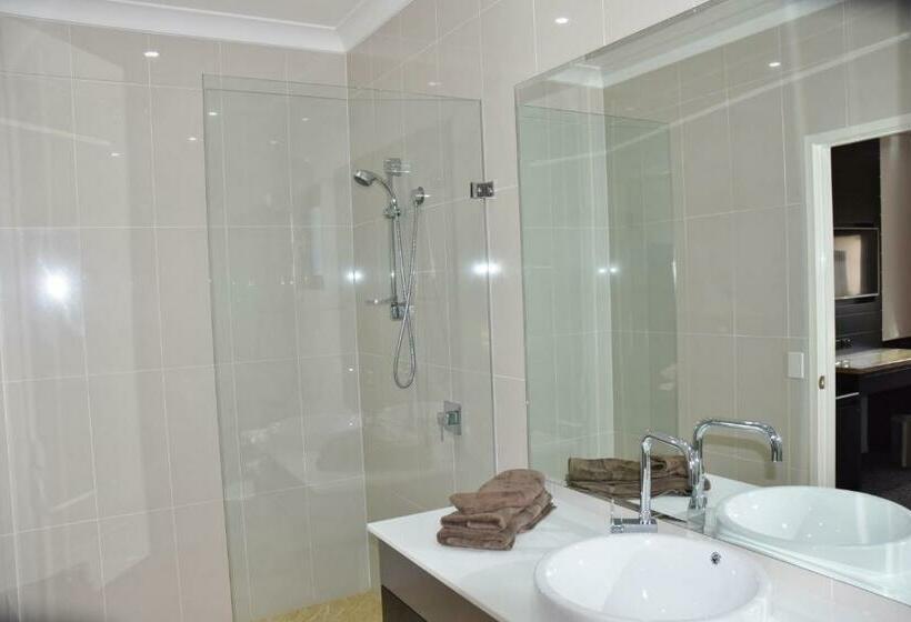Номер Executive, Western Downs Motor Inn