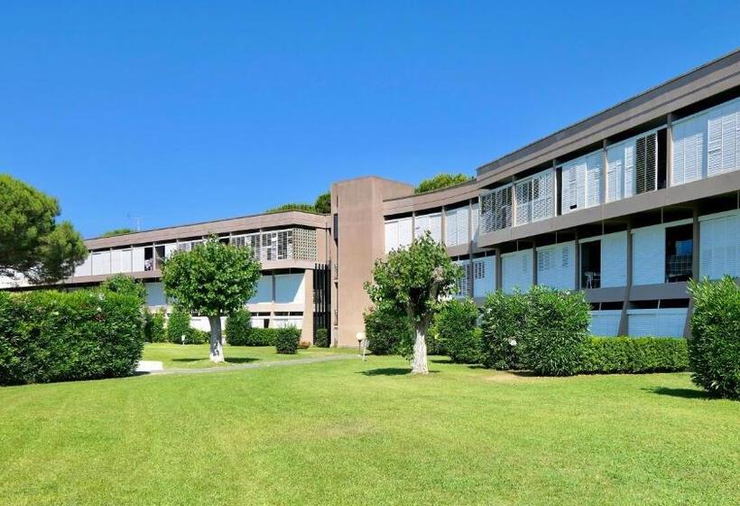 Апартаменты 1 Спальня, Isa Apartment 4 Beds With Private Outdoor Space In Residence With Swimming Pool In Marina Di Bibbona
