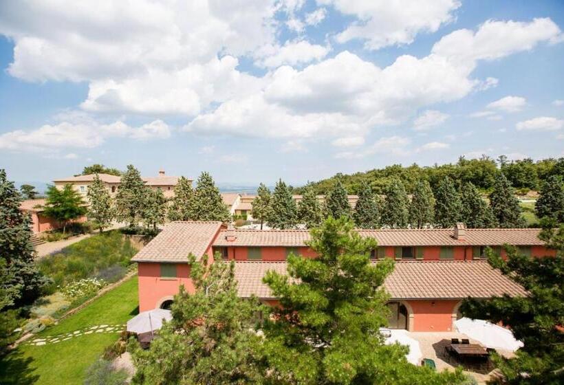 带2个卧室的公寓, Luxury Resort With Swimming Pool In The Tuscan Countryside, Apartments With Private Outdoor Area Wit