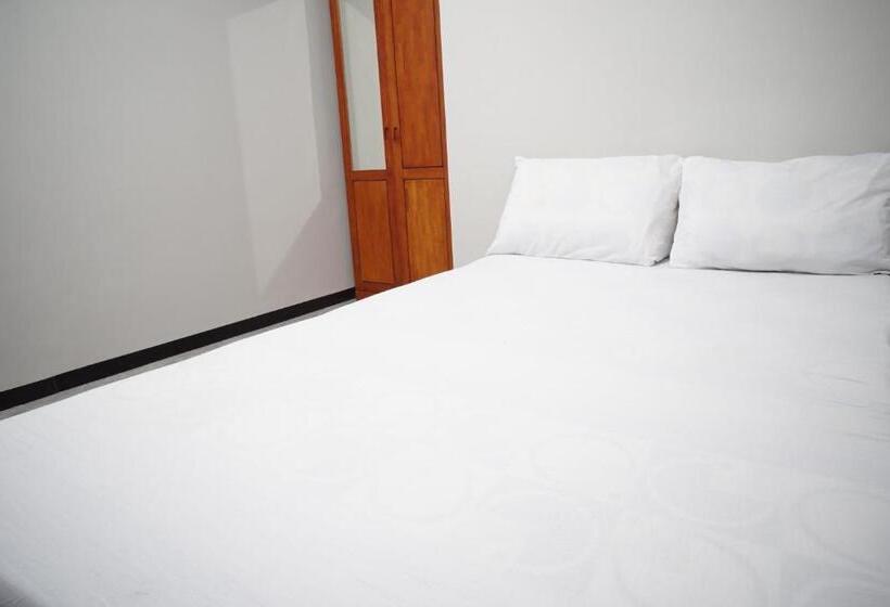 豪华房间, Oyo Life 93045 Kost Putra Bu Ketut