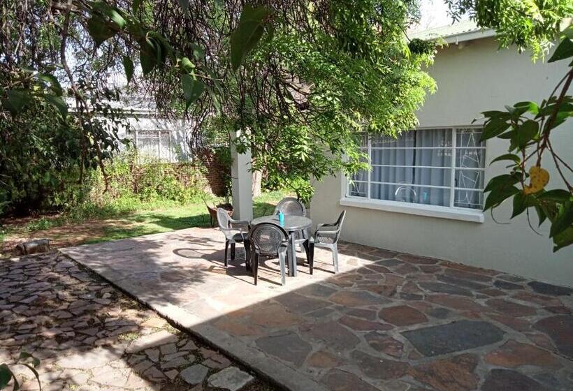 Номер Стандарт Вид на Сад, 7 On Grey Guesthouse