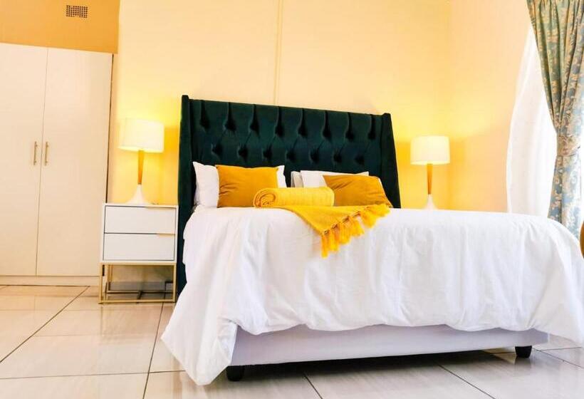 اتاق لوکس, Genesis Guesthouze