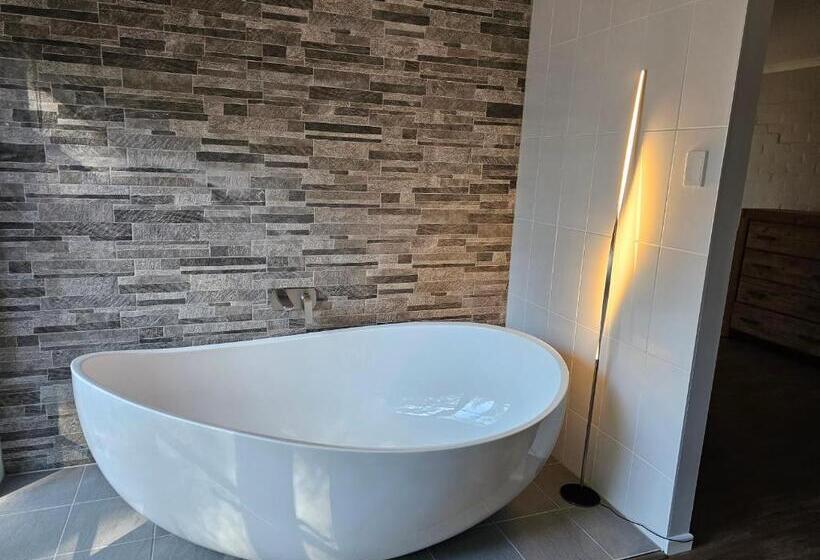 스탠다드 룸 킹사이즈 침대, The Garden House Bnb