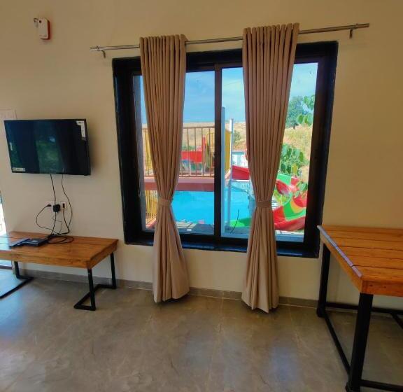 标准间, Shrubbery Palms Resort