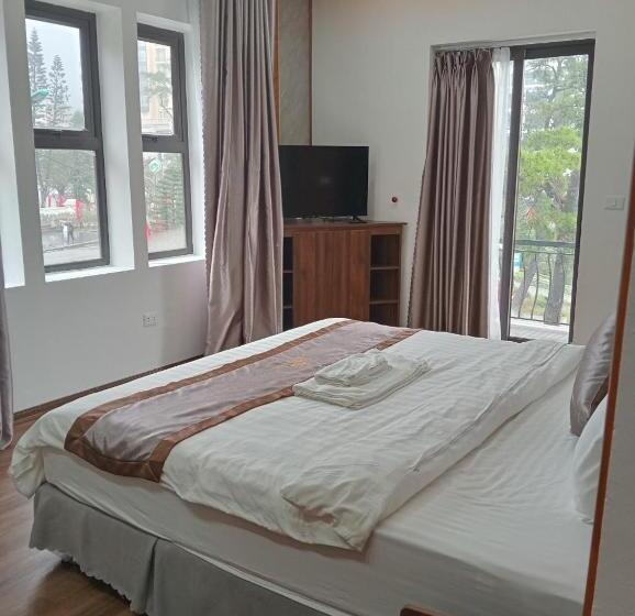 اتاق استاندارد چهارنفره با بالکن, Tam đảo