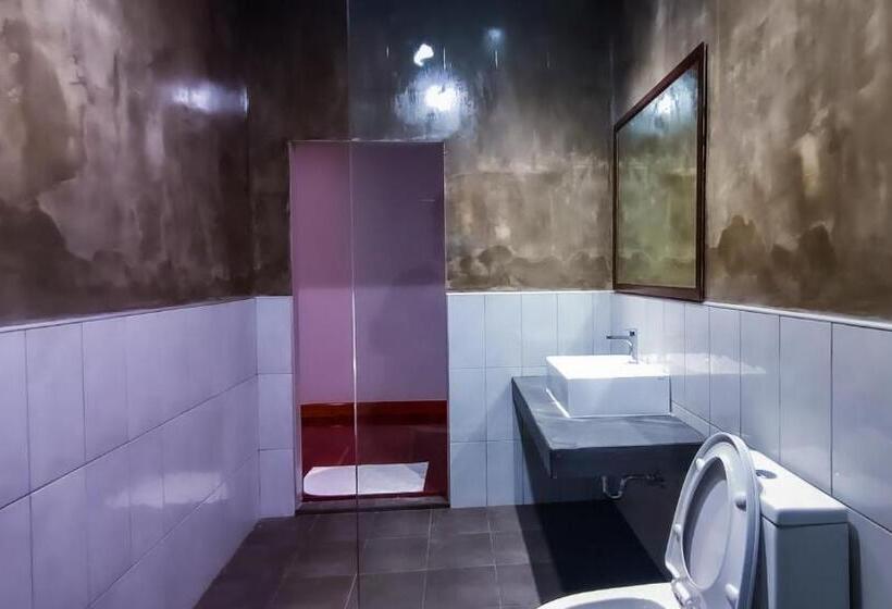 스탠다드 룸 킹사이즈 침대, The Riva Vientiane