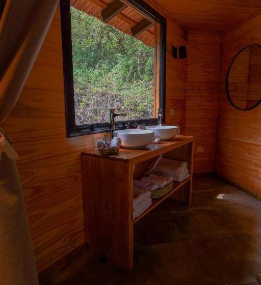 Президентский Люкс, Reserva Natural Iguazú   Pristine Luxury Camp